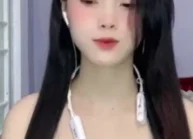 Dễ thương vậy mà đi show hàng :(( anh nào cưới em nó điiiiiii