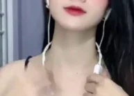 Dễ thương vậy mà đi show hàng :(( anh nào cưới em nó điiiiiii(2)