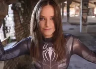 Yuryevij_Anh chàng nhiếp ảnh gia may mắn và cô nàng spider girl ướt át